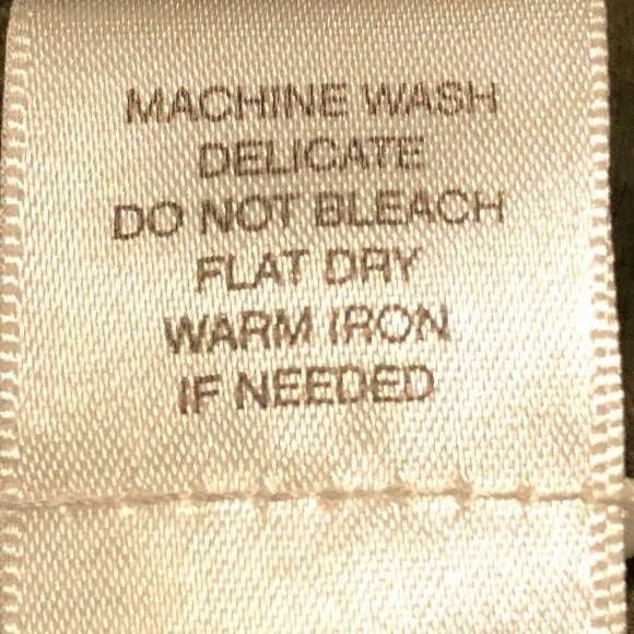 Charlotte Russe Short-Sleeved T-Shirt - Size M - Picture 7 of 7